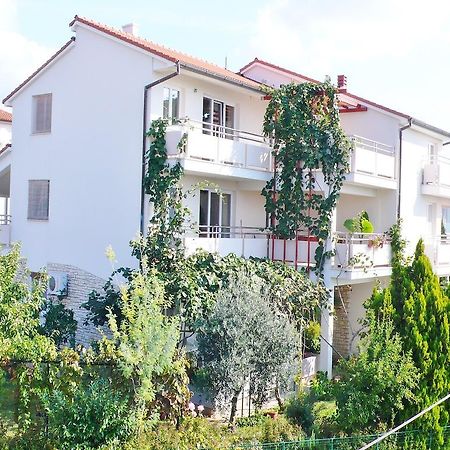 Apartments Ceja Near Sea Медулин Экстерьер фото