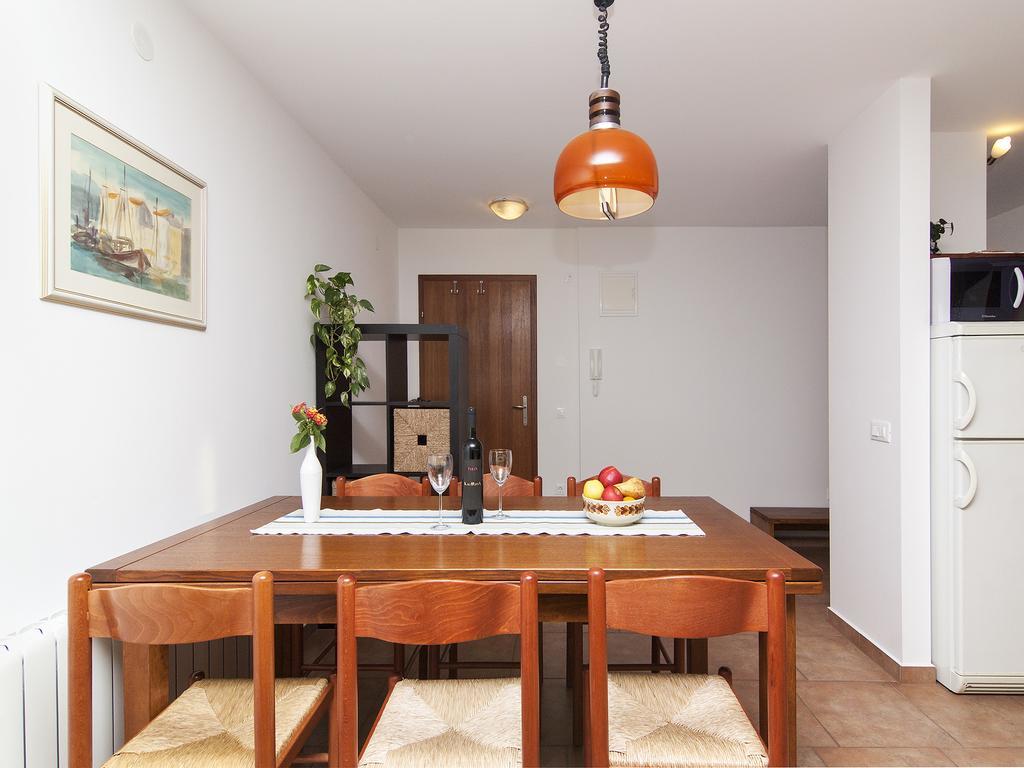 Apartments Ceja Near Sea Медулин Номер фото