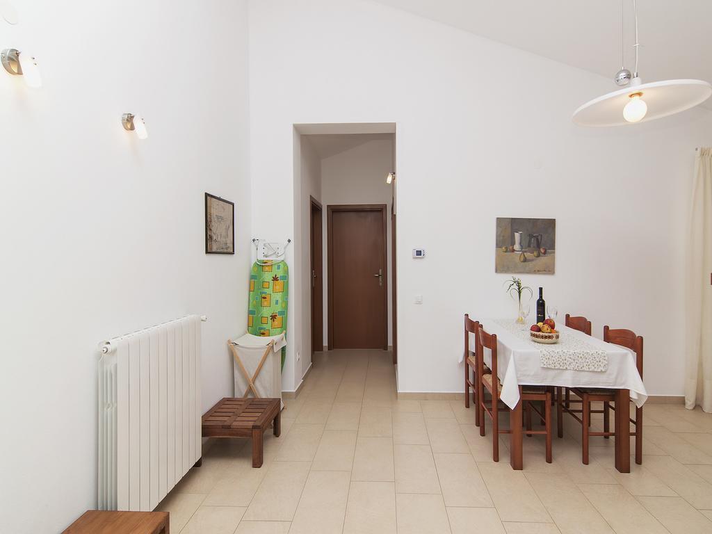 Apartments Ceja Near Sea Медулин Номер фото