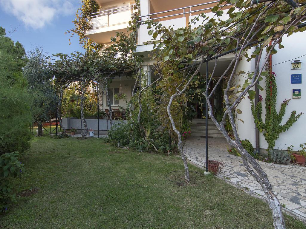 Apartments Ceja Near Sea Медулин Экстерьер фото