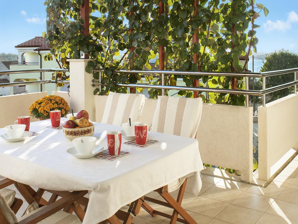 Apartments Ceja Near Sea Медулин Экстерьер фото