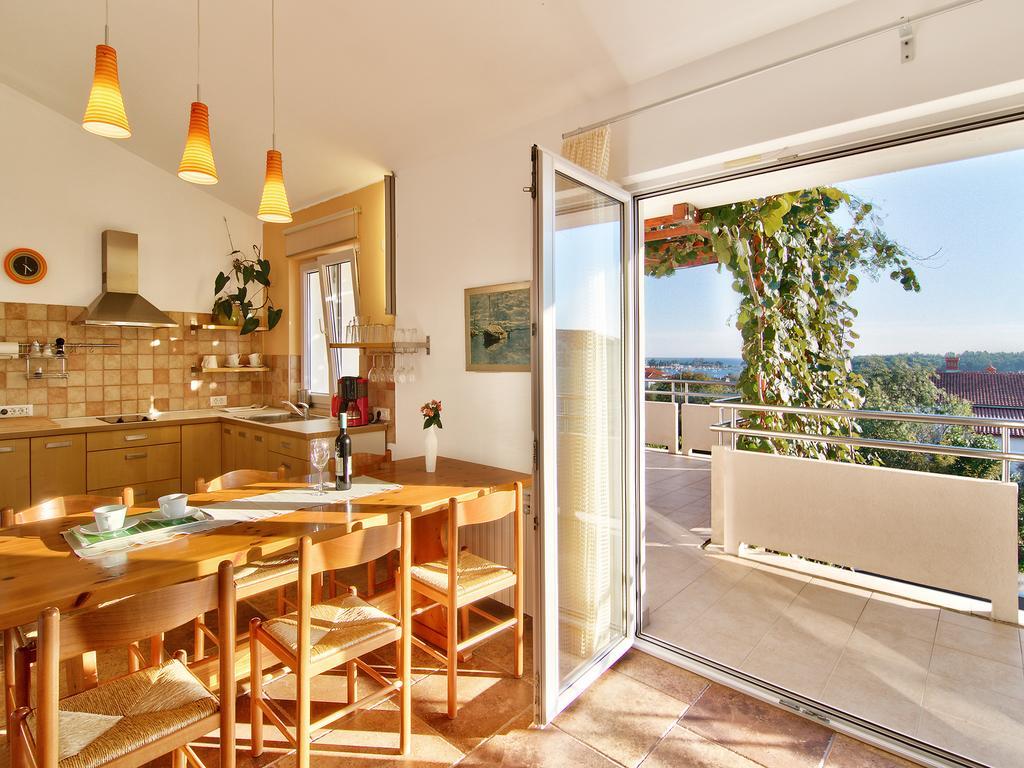 Apartments Ceja Near Sea Медулин Номер фото