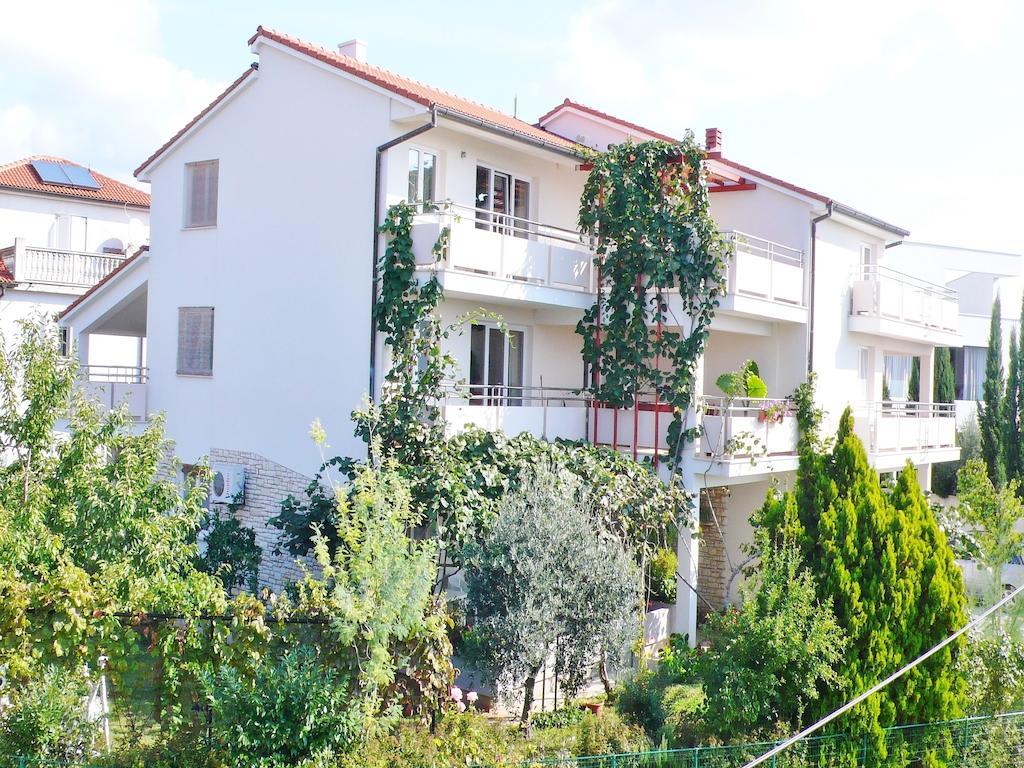 Apartments Ceja Near Sea Медулин Экстерьер фото
